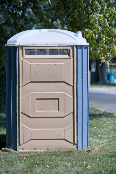 Best Portable restroom trailer rental  in Hesperia, CA